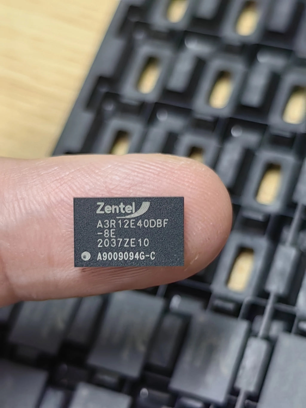A3R12E40DBF-8E BGA DDR2 SDRAM IC Chip New in Stock Electronic Components
