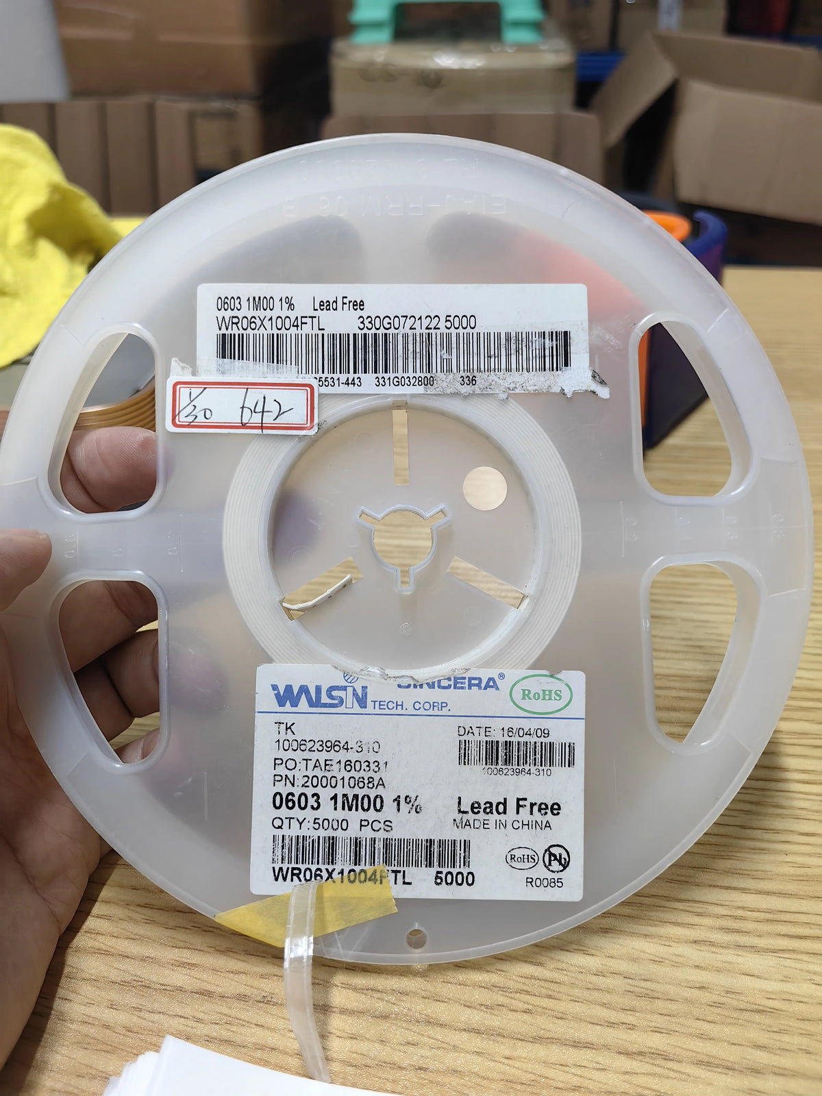 WR06X1004FTL SMD IC Chip New in Stock Electronic Components