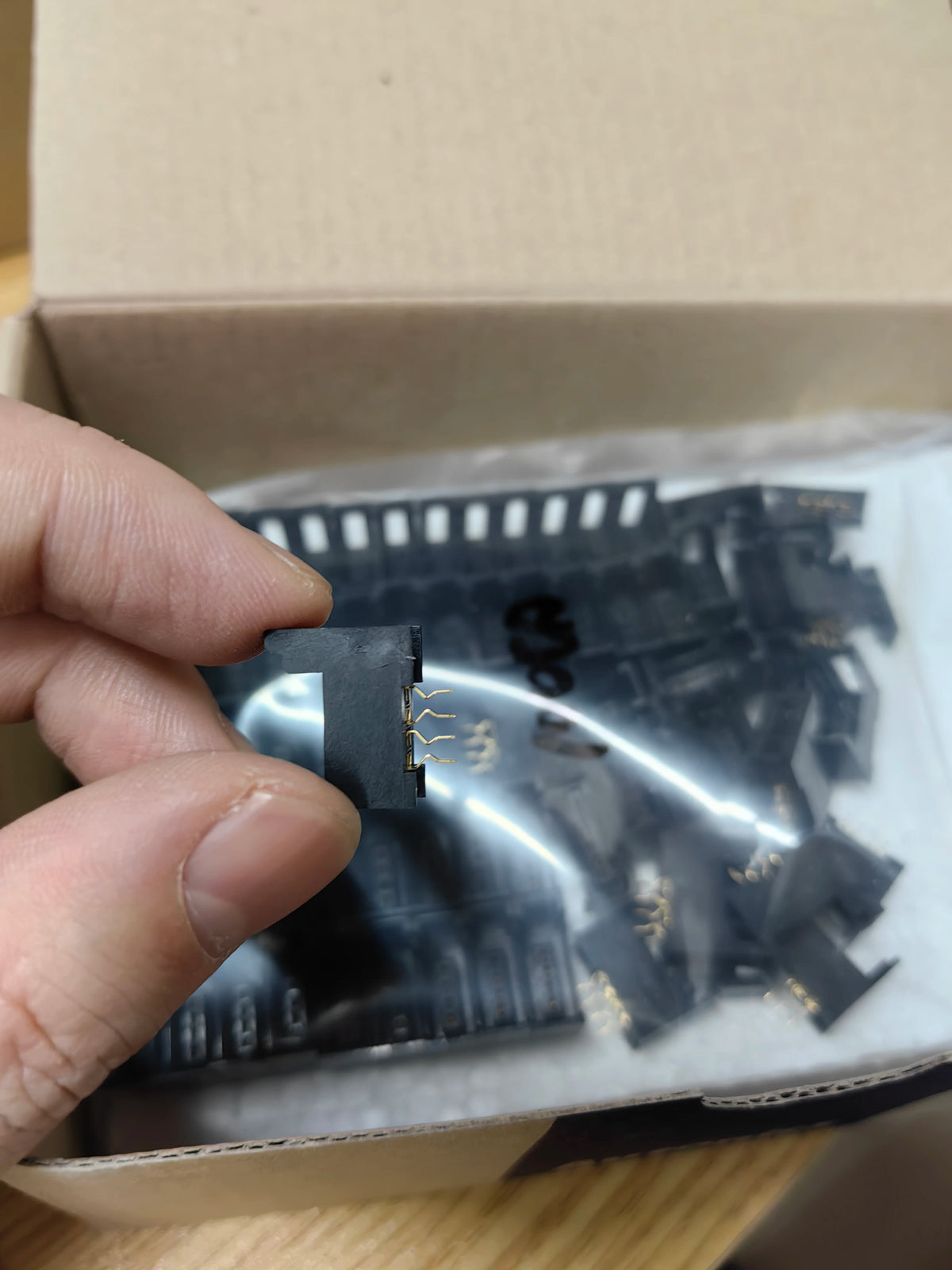CNE-B04 PCB IC Chip New in Stock Electronic Components
