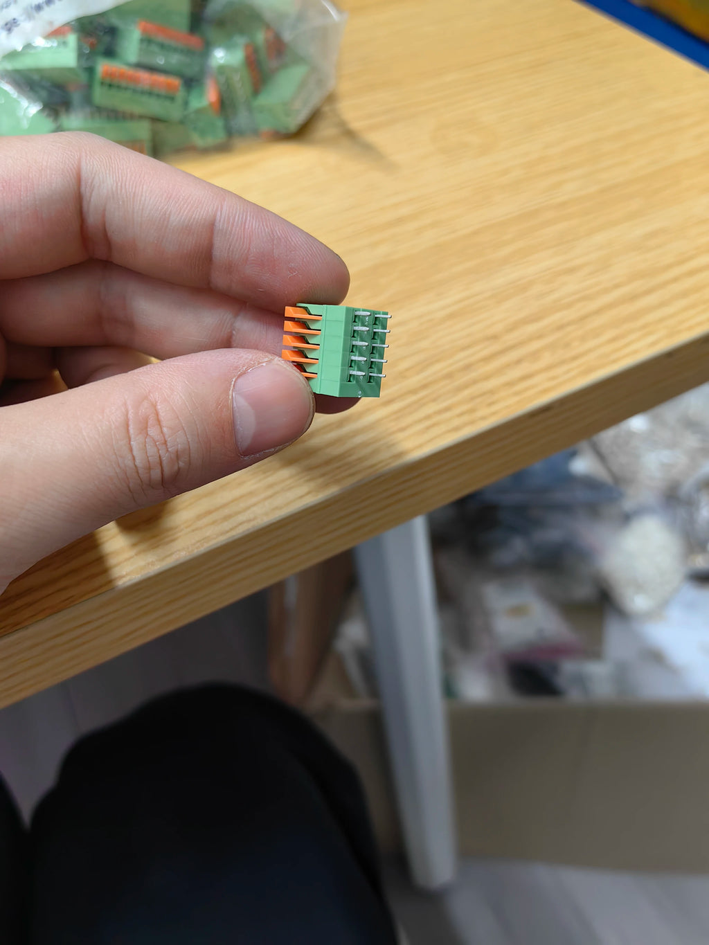 SL900V-5P PCB IC Chip New in Stock Electronic Components
