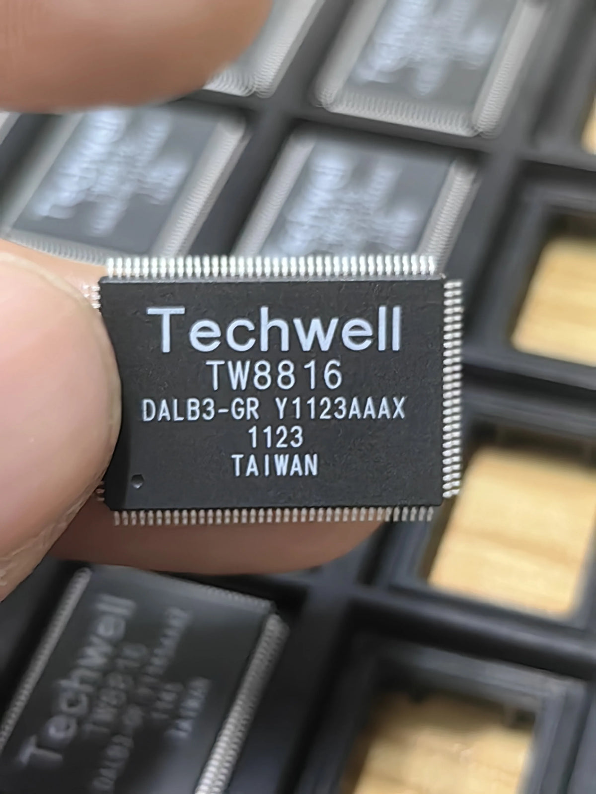 TW8816-DALB3-GR QFP IC Chip New in Stock Electronic Components
