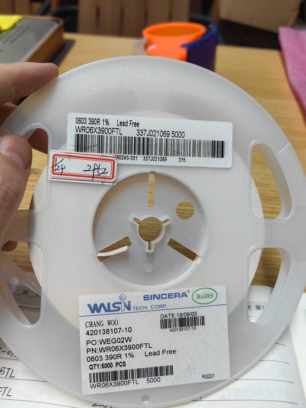 WR06X3900FTL SMD IC Chip New in Stock Electronic Components