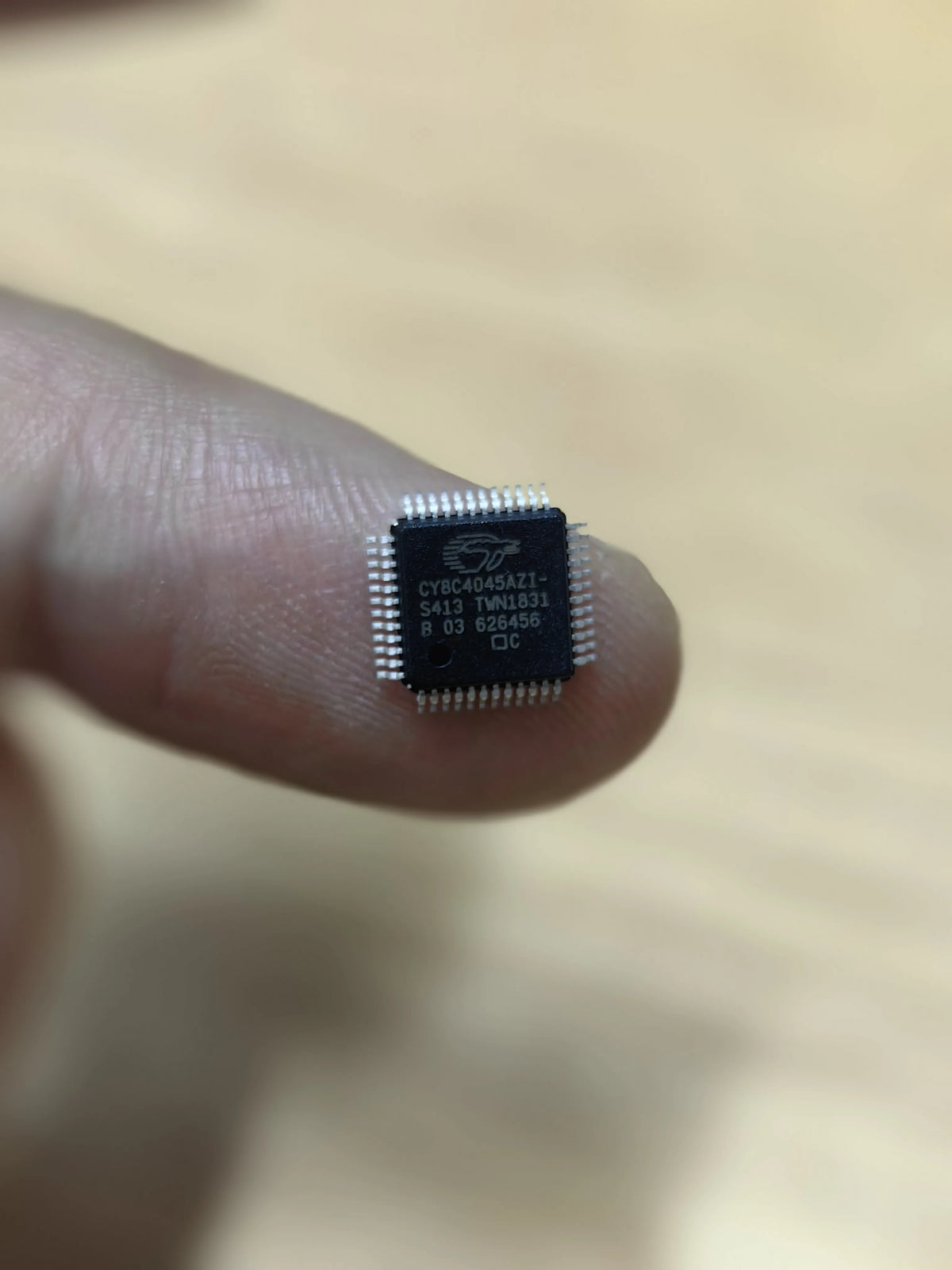 CY8C4045AZI-S413 TQFP48 IC Chip New in Stock Electronic Components