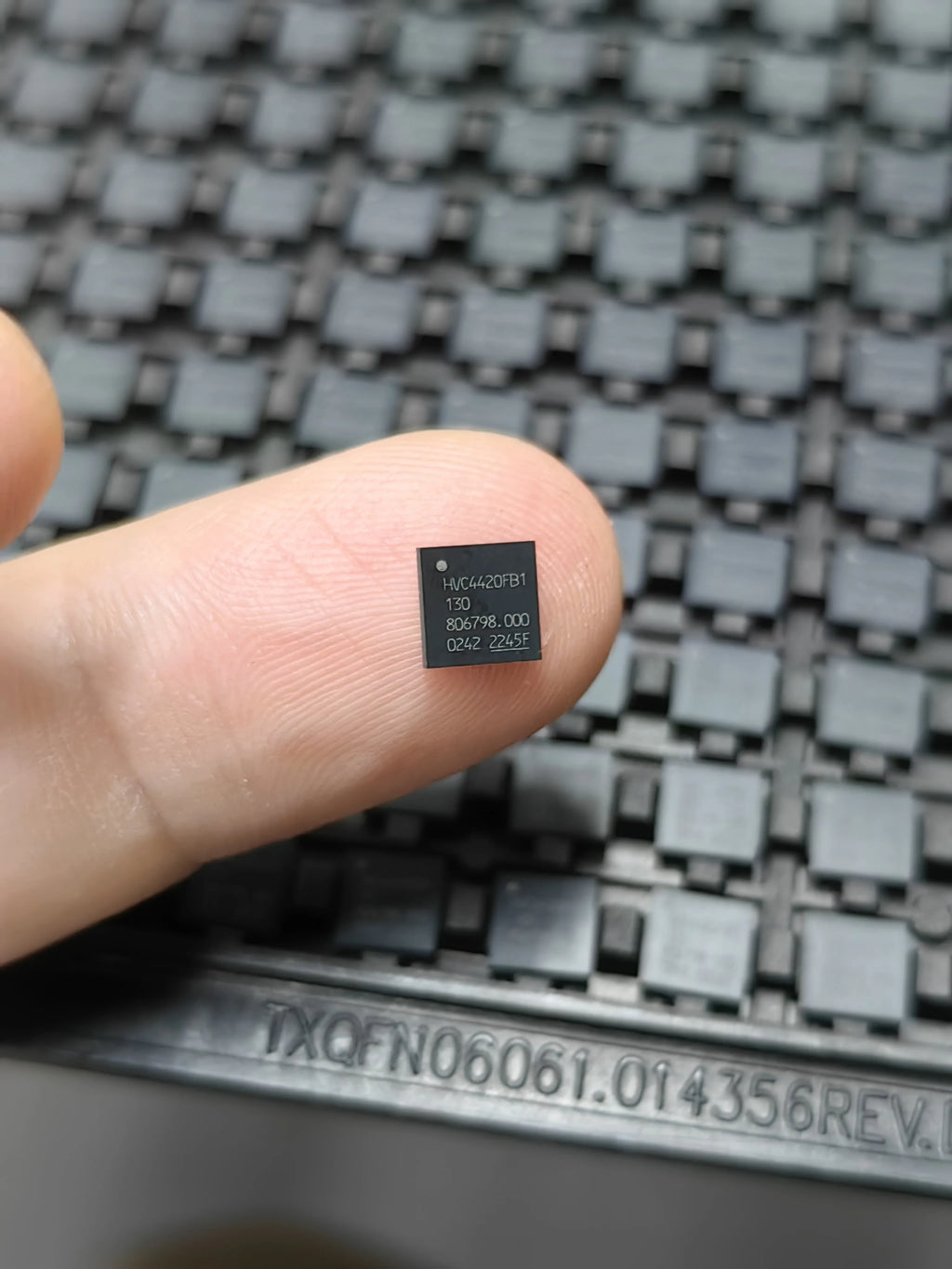 HVC4420F-DL-B1 QFN40 IC Chip New in Stock Electronic Components