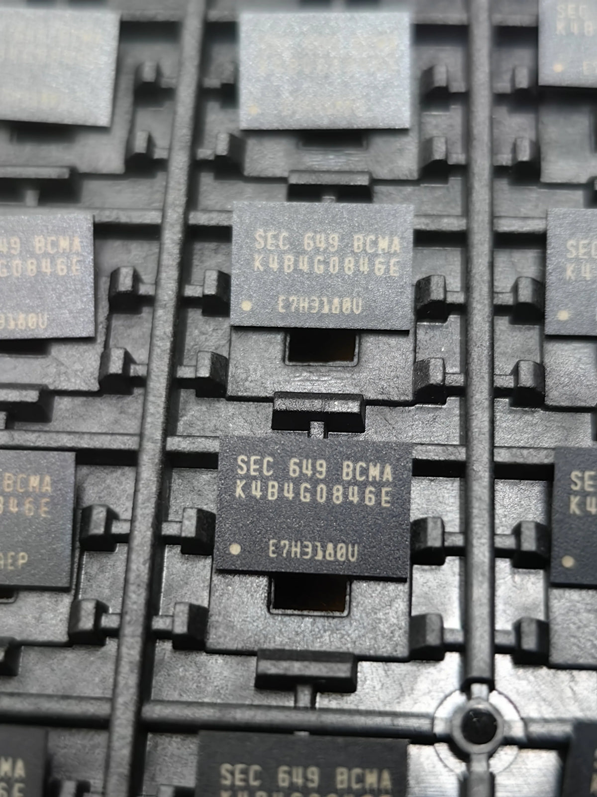 K4B4G0846E BCMA 78FBGA DDR3 SDRAM Memory IC Chip New in Stock Electronic Components