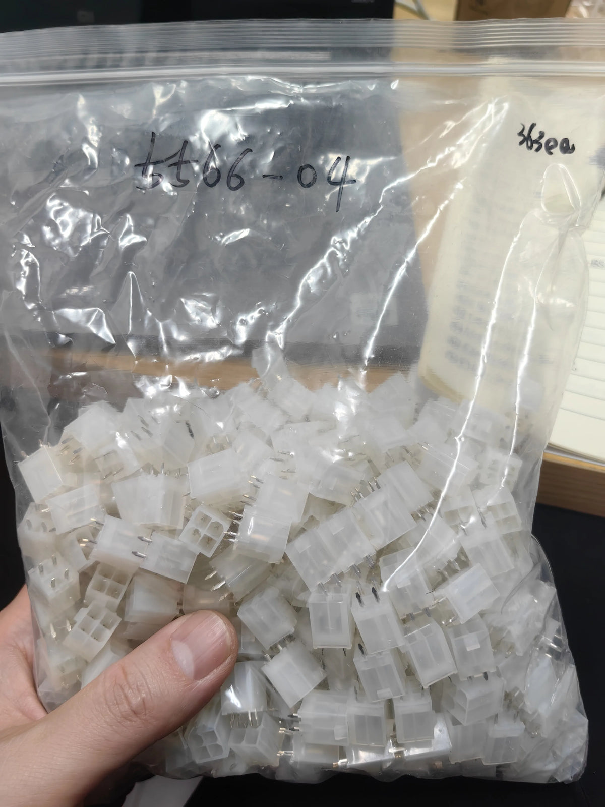 5566-04 SMD IC Chip New in Stock Electronic Components