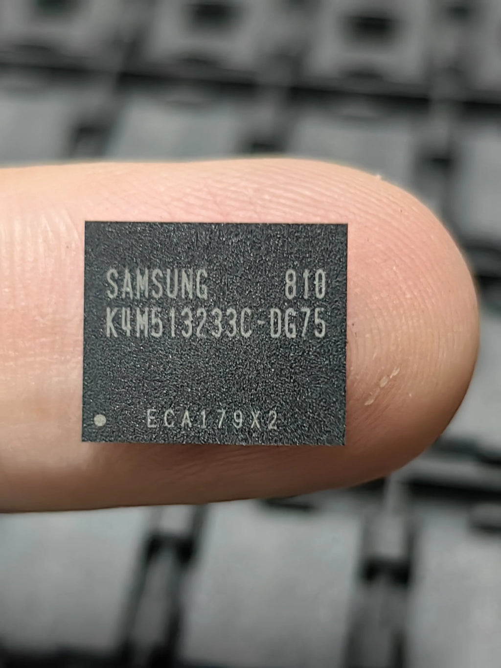 K4M513233C-DG75 BGA Mobile SDRAM Memory IC Chip New in Stock Electronic Components