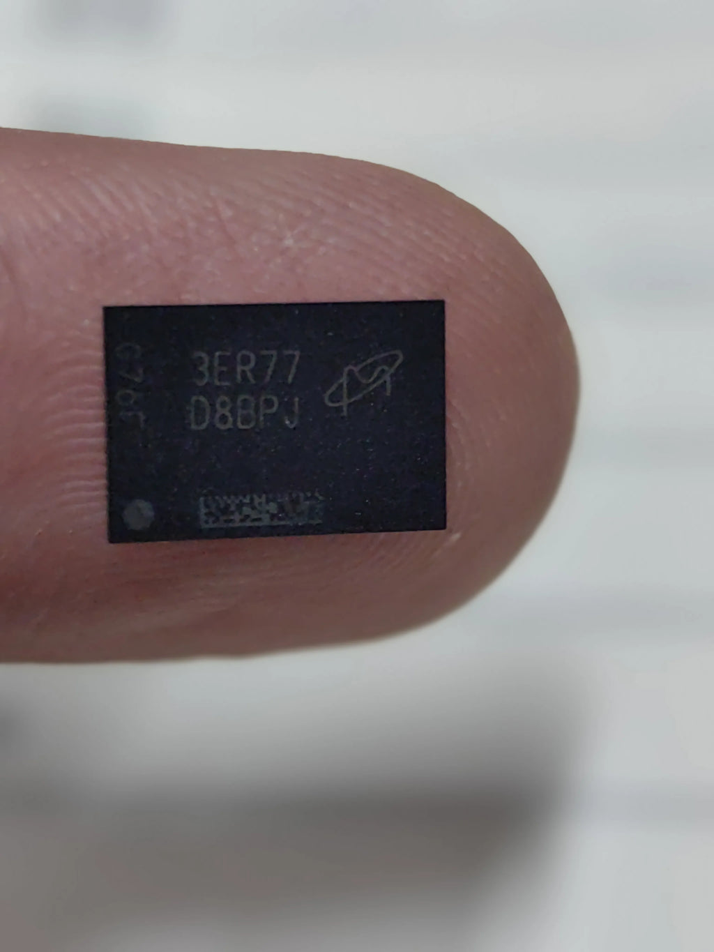 D8BPJ BGA IC Chip New in Stock Electronic Components