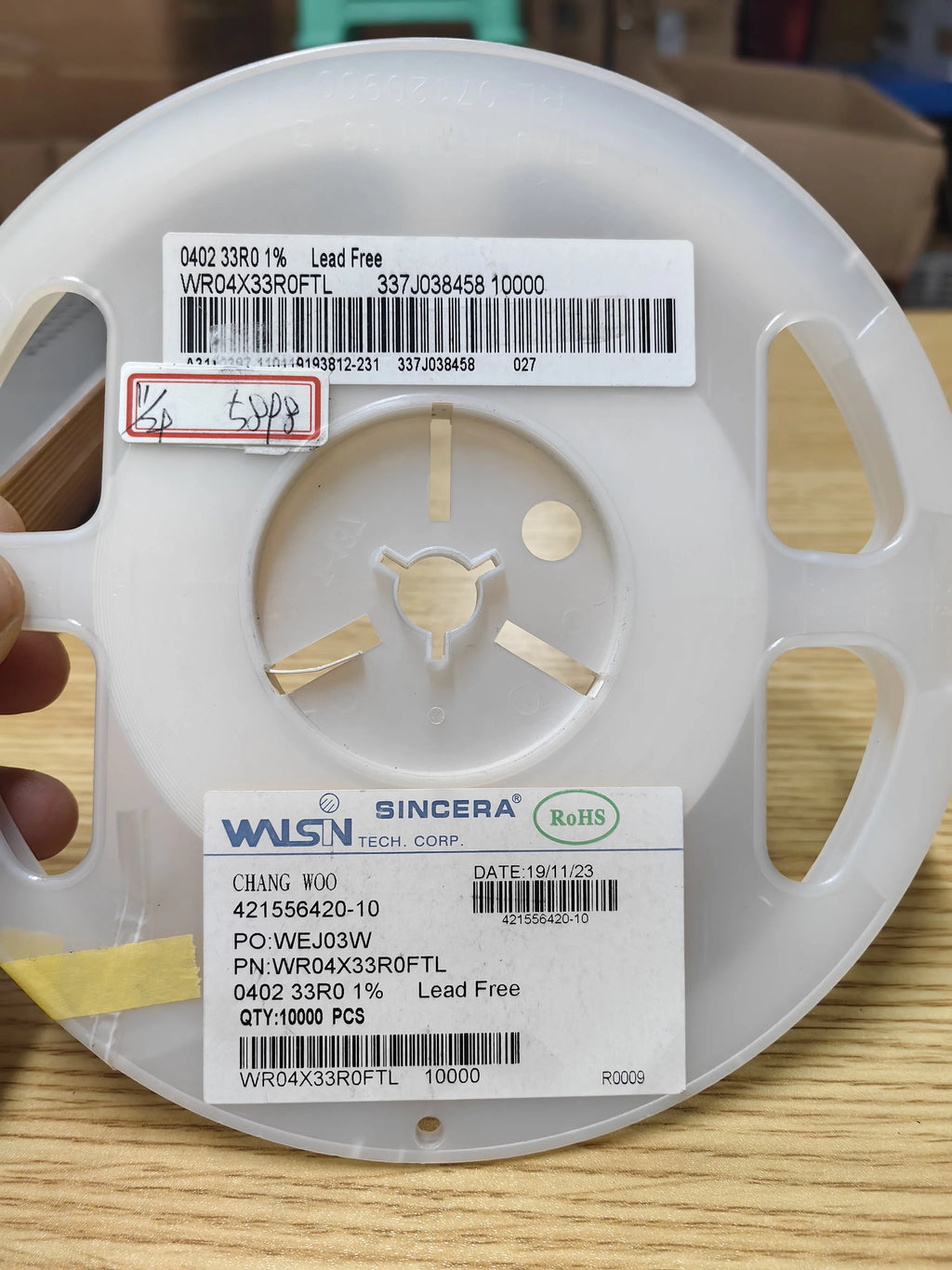 WR04X33R0FTL SMD IC Chip New in Stock Electronic Components