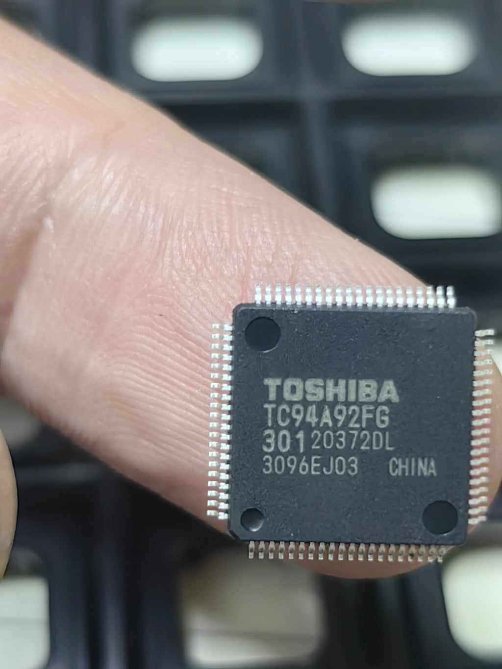 TC94A92FG301 QFP IC Chip New in Stock Electronic Components