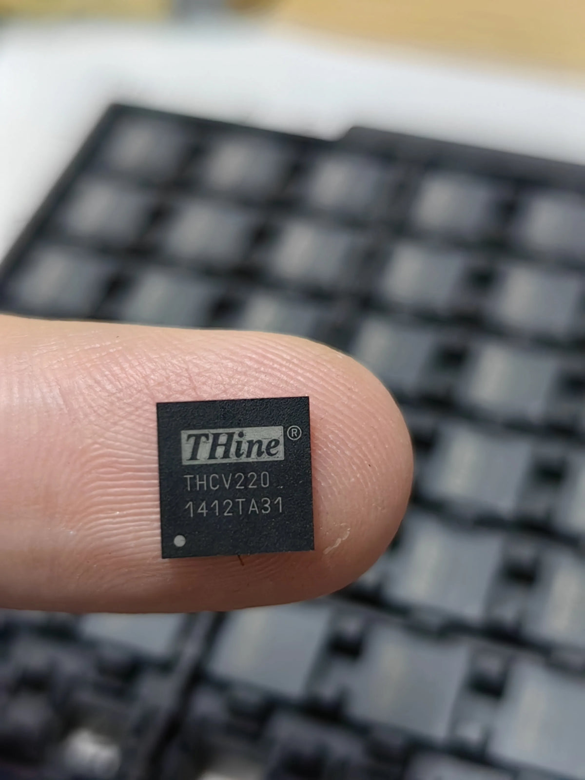 THCV220 QFN64 HS Video Deserializer IC Chip New in Stock Electronic Components