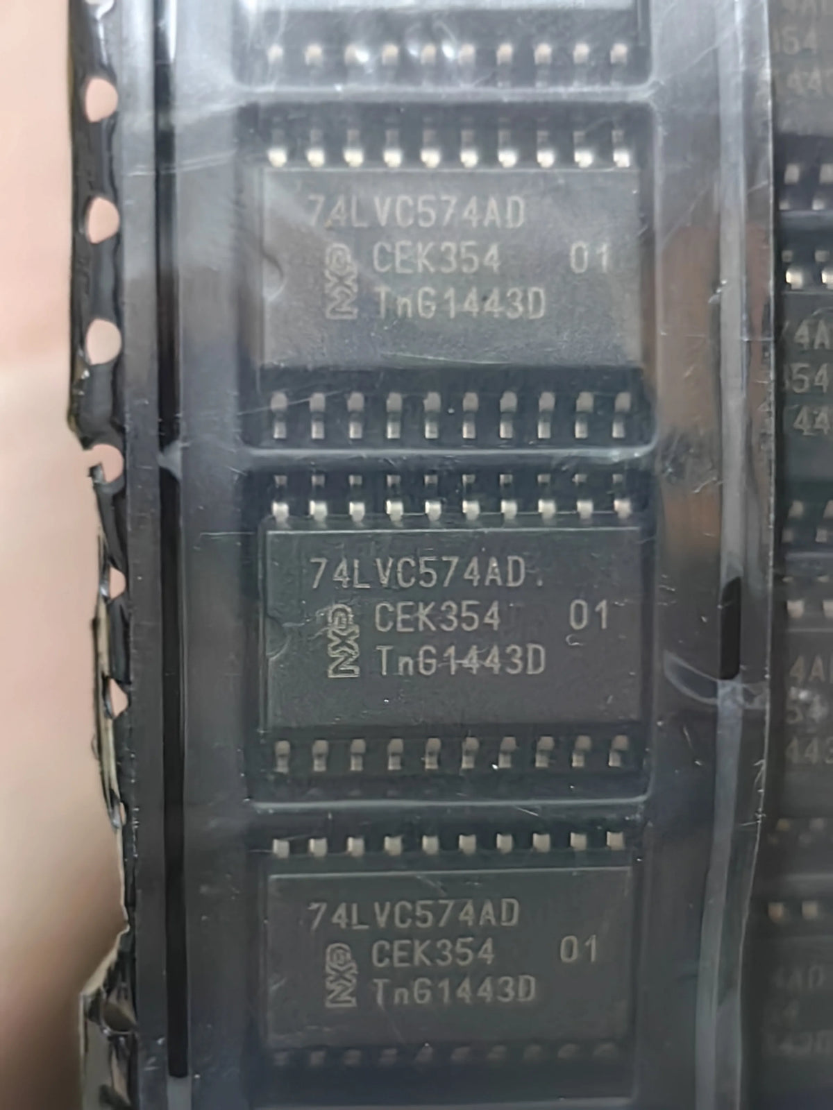 74LVC574AD SOP20 IC Chip New in Stock Electronic Components