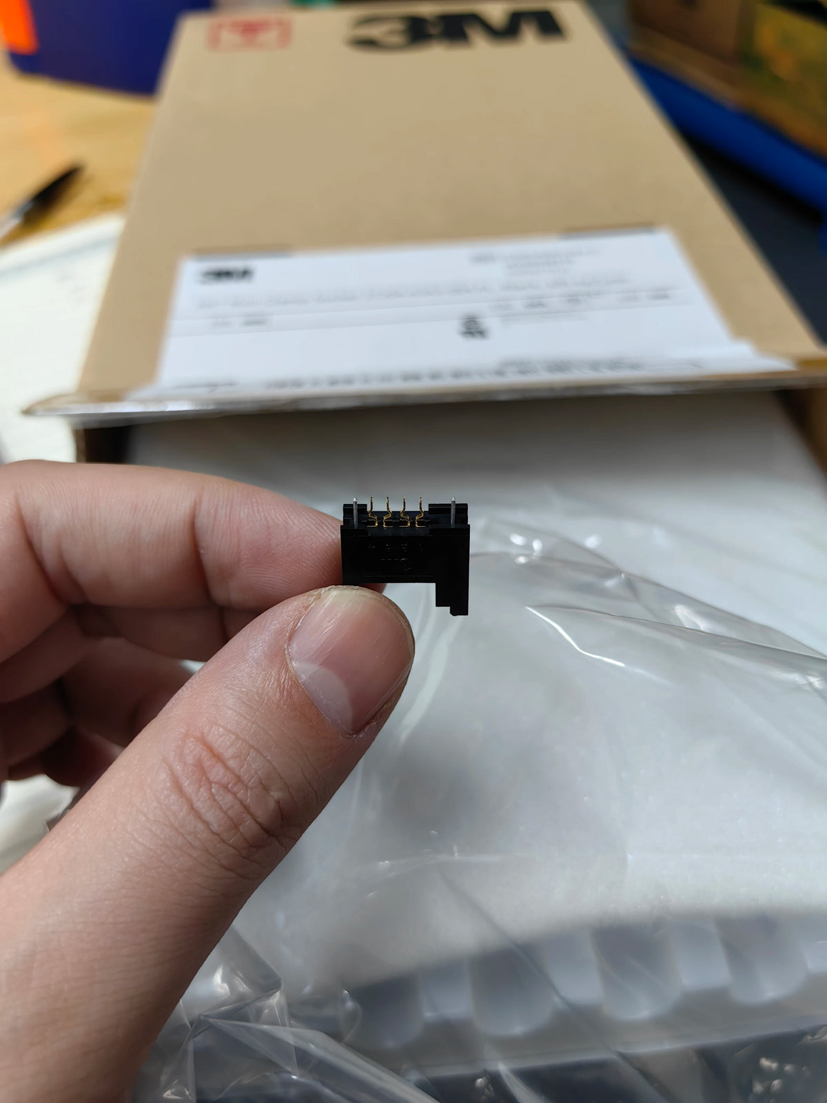 37204-62A3-004PL CONN IC Chip New in Stock Electronic Components