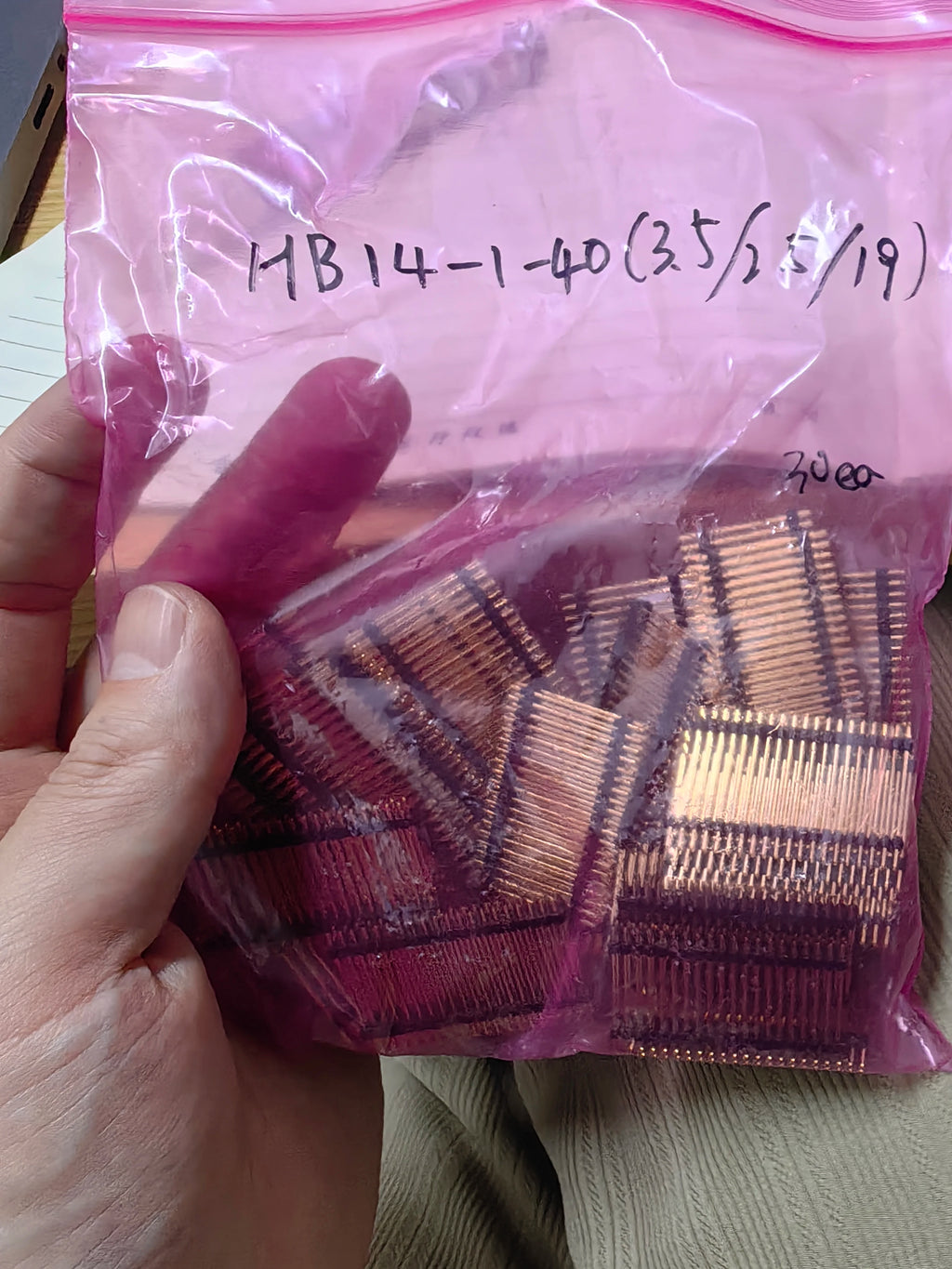 HB14-1-40-(3.5/2.5/24) THT IC Chip New in Stock Electronic Components