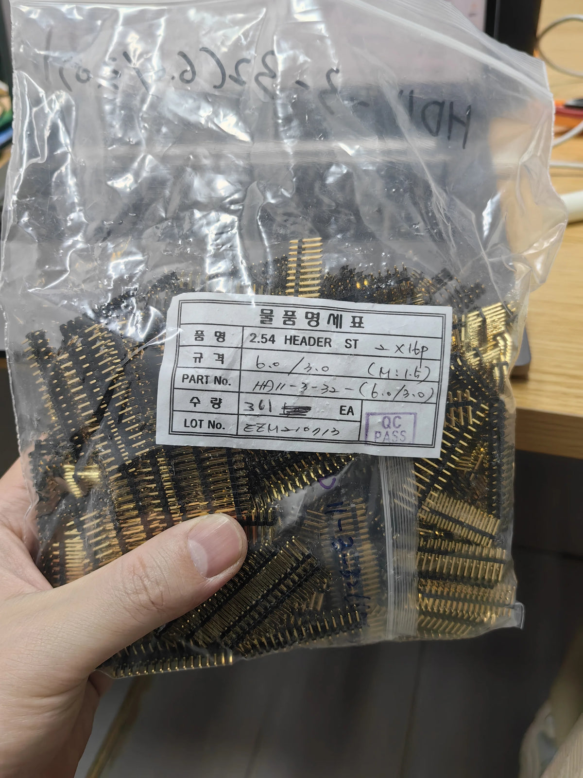 HD11-3-32-(6.0/3.0) DIP IC Chip New in Stock Electronic Components