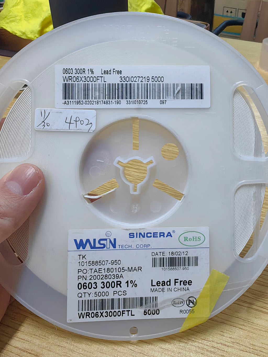 WR06X3000FTL SMD IC Chip New in Stock Electronic Components
