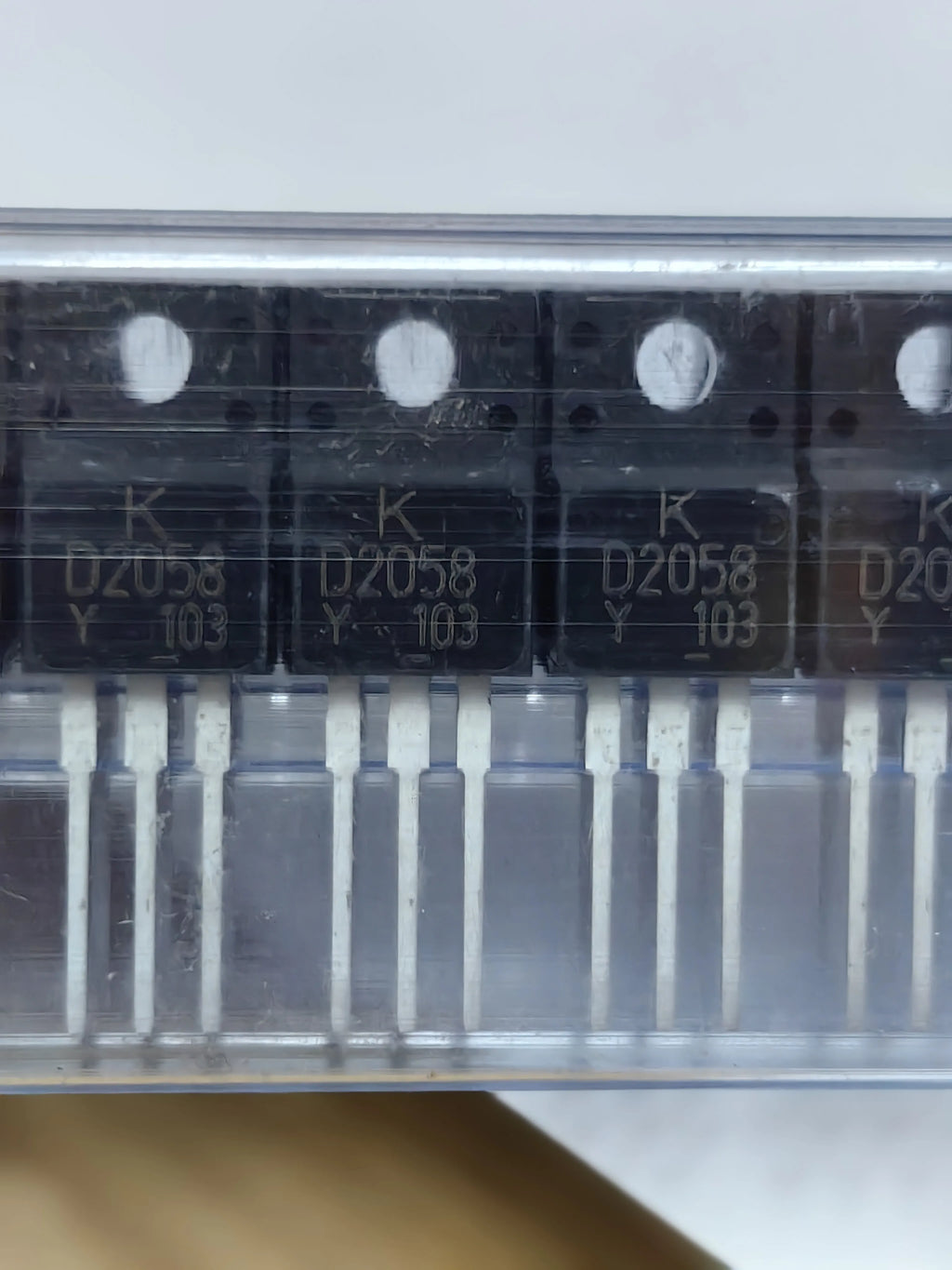 KTD2058Y TO220F IC Chip New in Stock Electronic Components