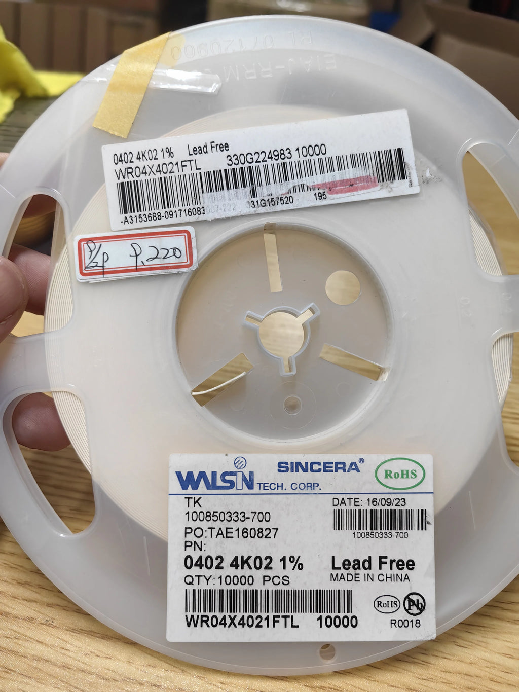 WR04X4021FTL SMD IC Chip New in Stock Electronic Components