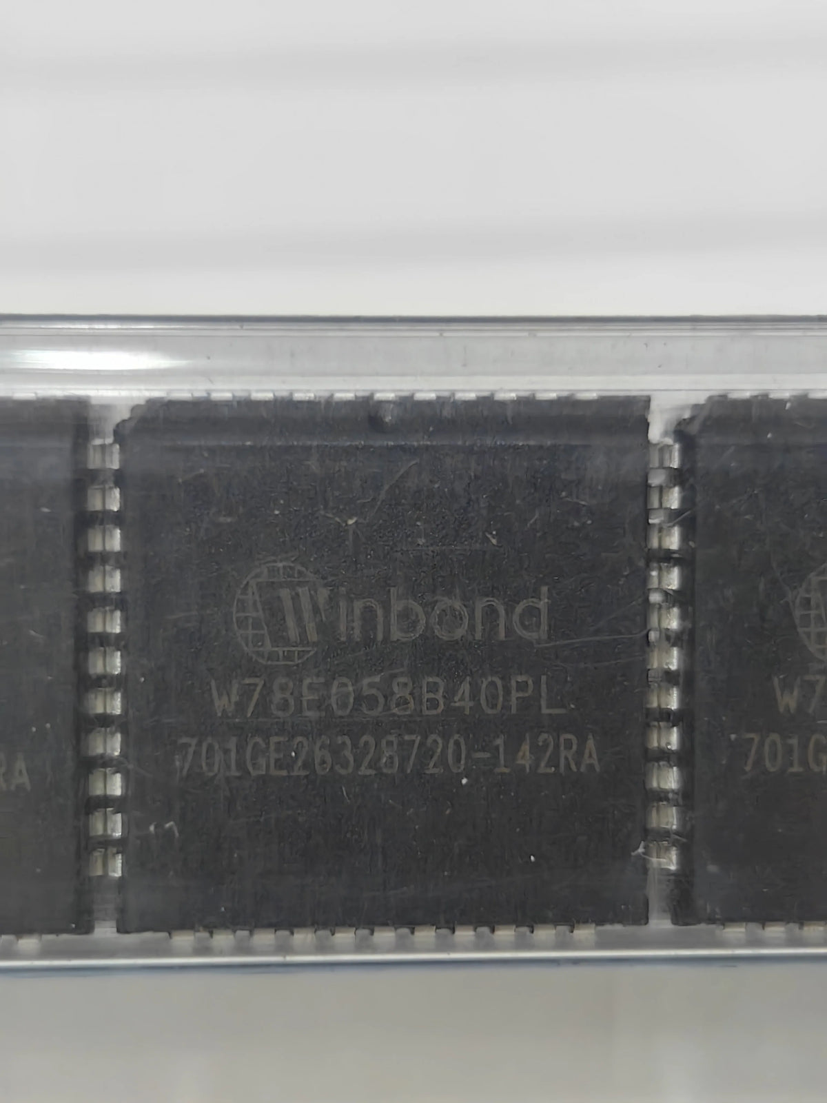 W78E058B40PL PLCC IC Chip New in Stock Electronic Components