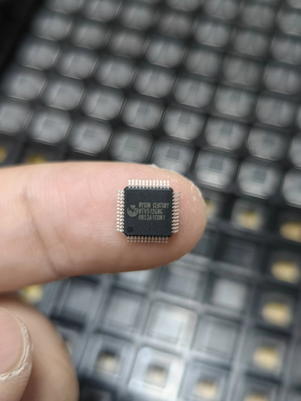 MTV512GMG QFP48 IC Chip New in Stock Electronic Components