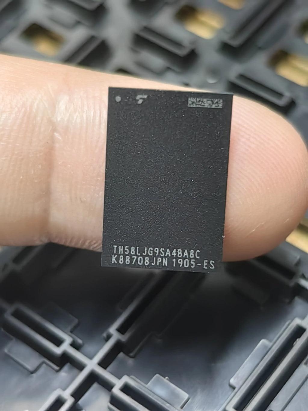 TH58LJG9SA4BA8C BGA IC Chip New in Stock Electronic Components