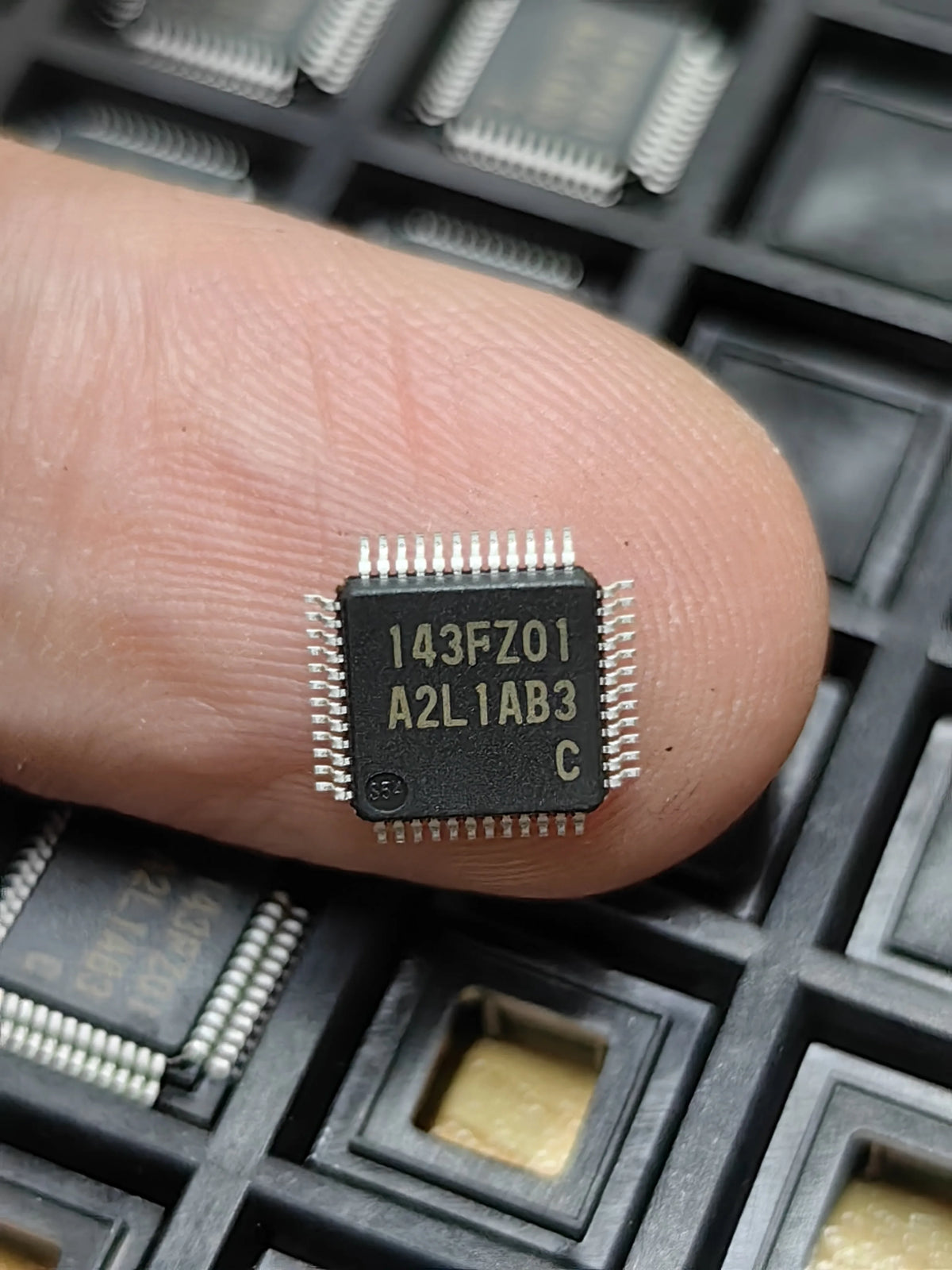 R7FA2L1AB3CFL LQFP48 ARM Cortex-M23 Microcontroller IC Chip New in Stock Electronic Components