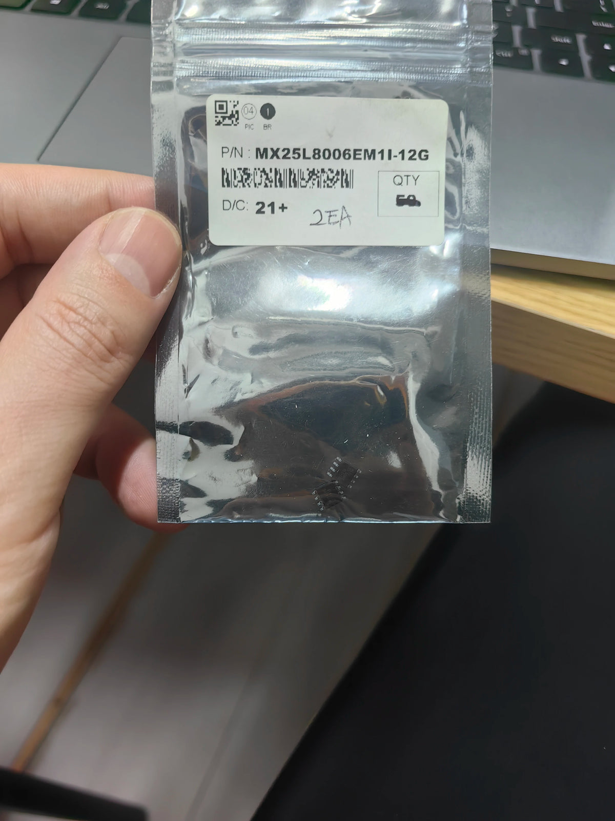 MX25L8006EM1I-12G SOP8 IC Chip New in Stock Electronic Components