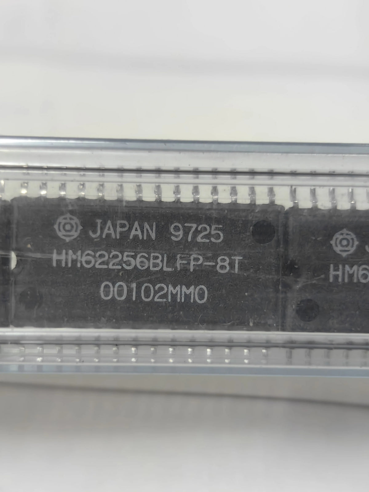 HM62256BLFP-8T SOP28 IC Chip New in Stock Electronic Components