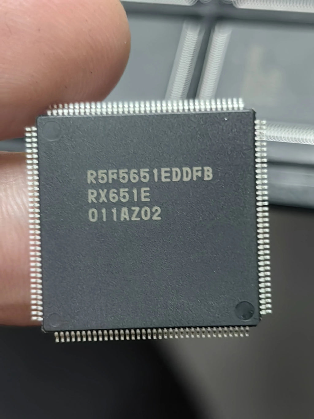 R5F5651EDDFB QFP144 IC Chip New in Stock Electronic Components