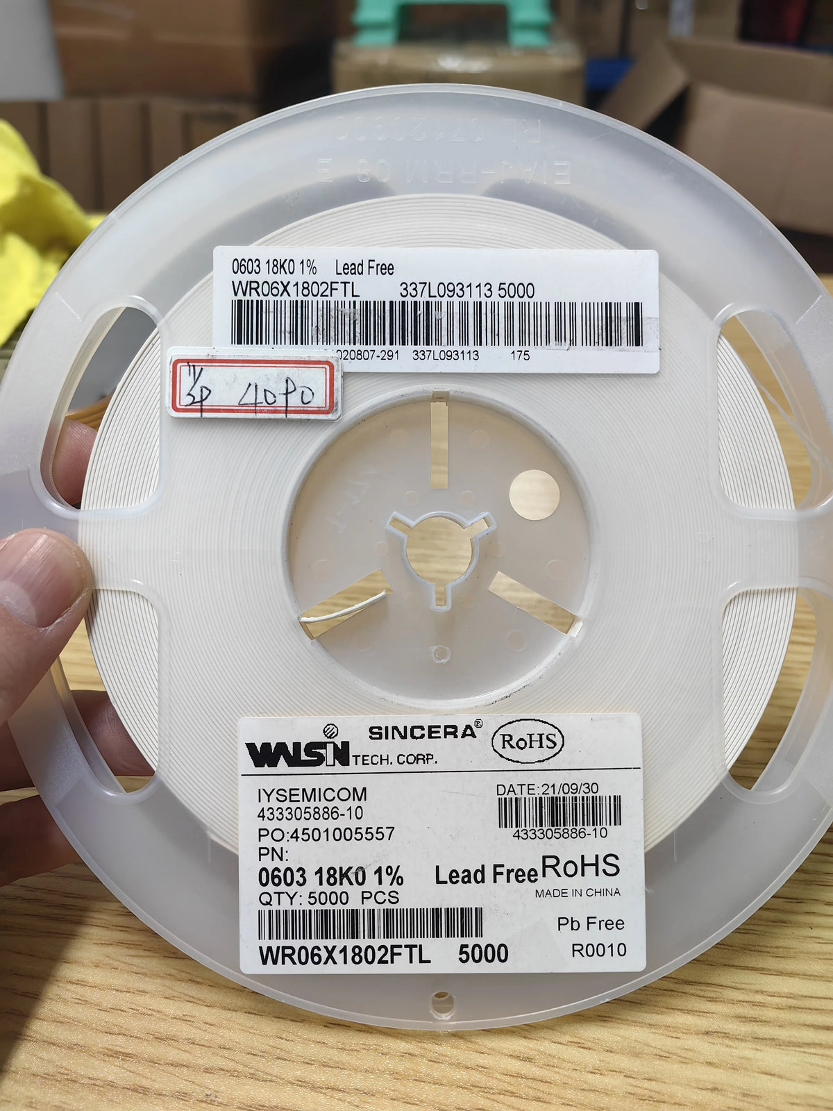 WR06X1802FTL SMD IC Chip New in Stock Electronic Components