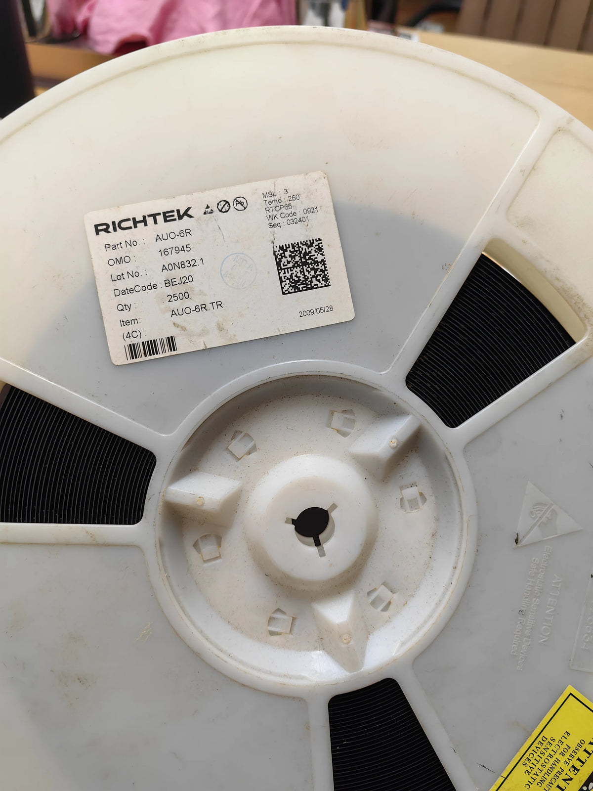 AUO-6R QFN IC Chip New in Stock Electronic Components
