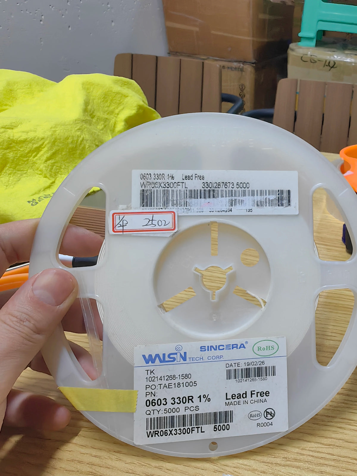 WR06X3300FTL SMD IC Chip New in Stock Electronic Components