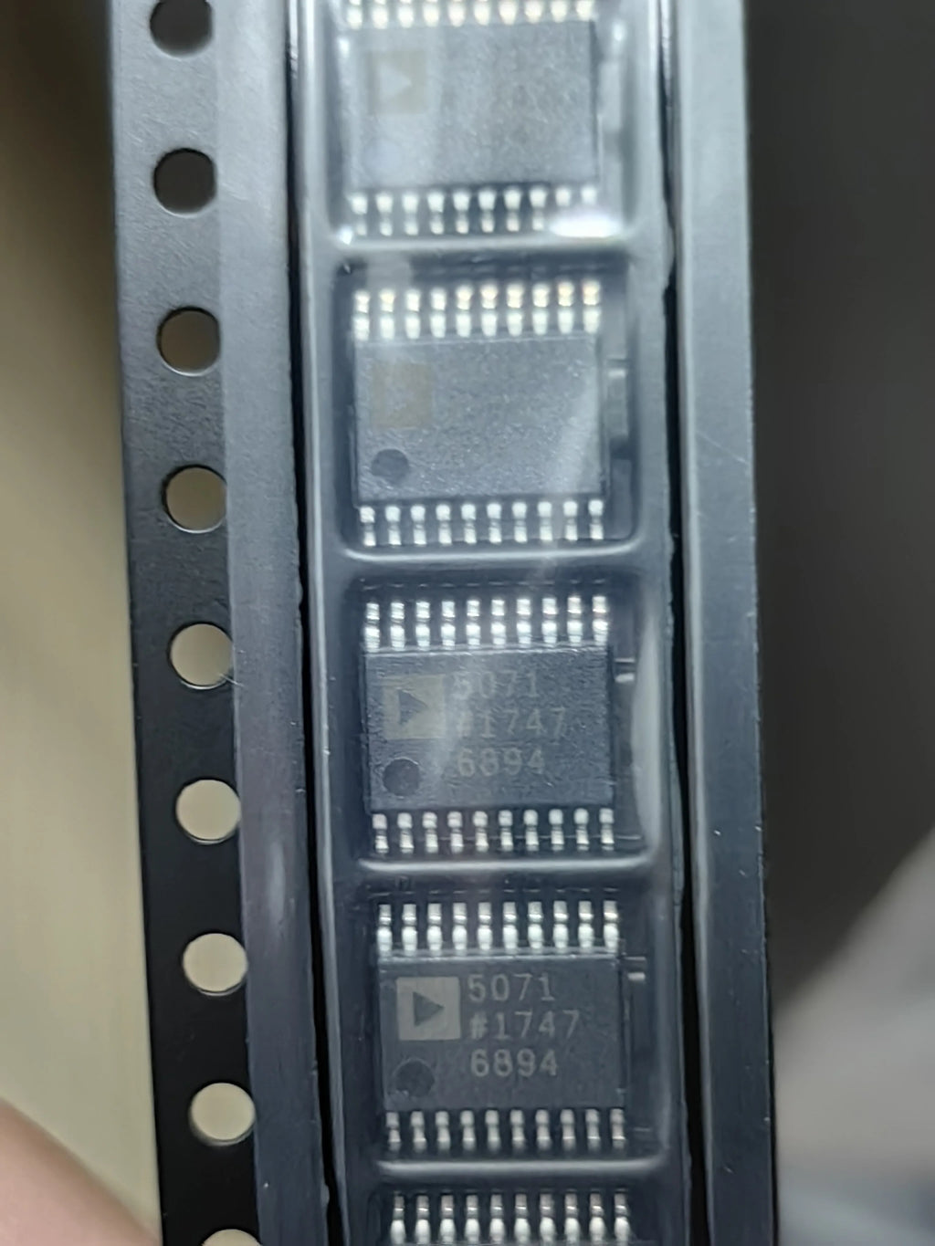 ADR541WARTZ-R7 SOT23 IC Chip New in Stock Electronic Components