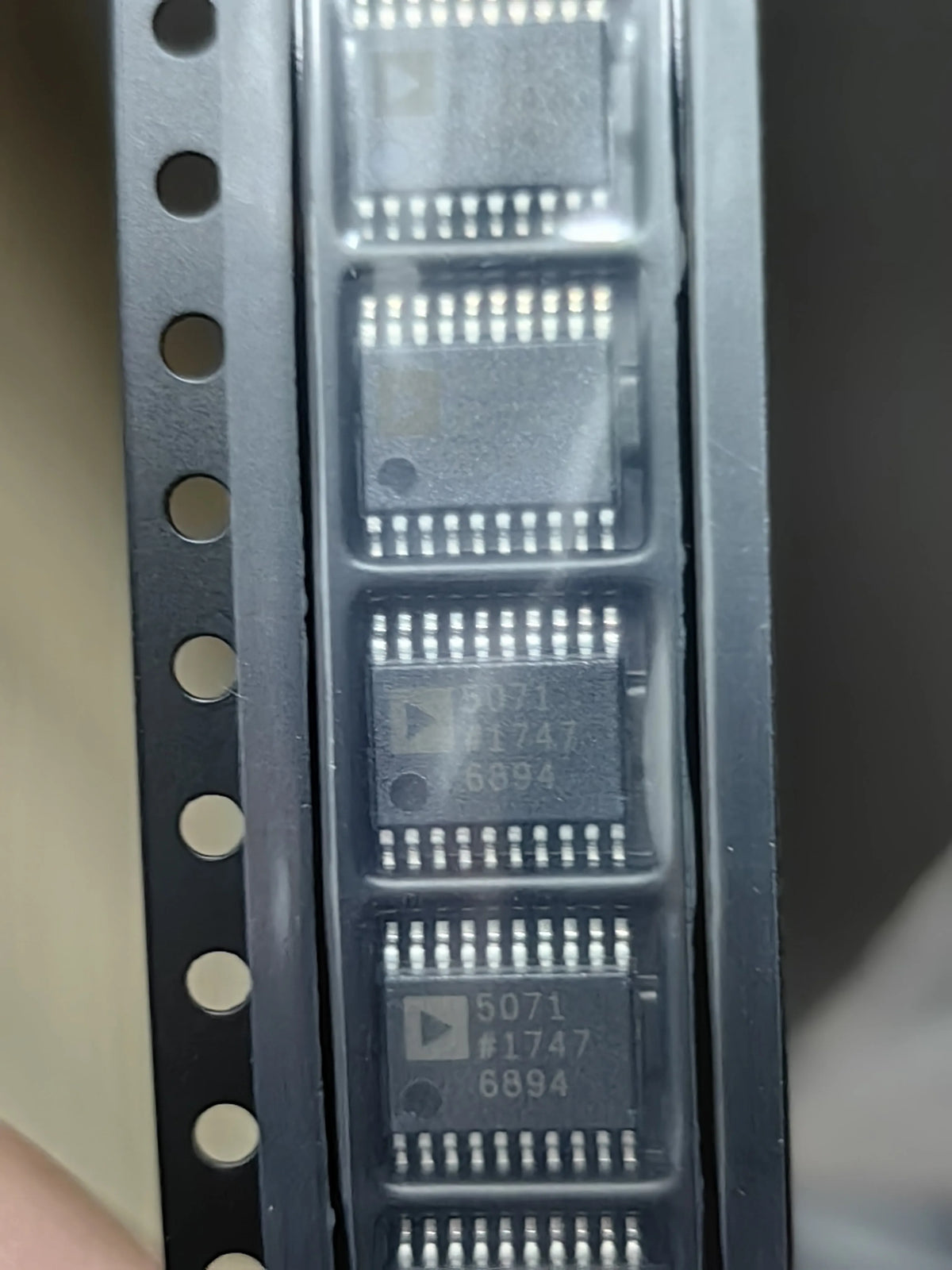 ADR541WARTZ-R7 SOT23 IC Chip New in Stock Electronic Components