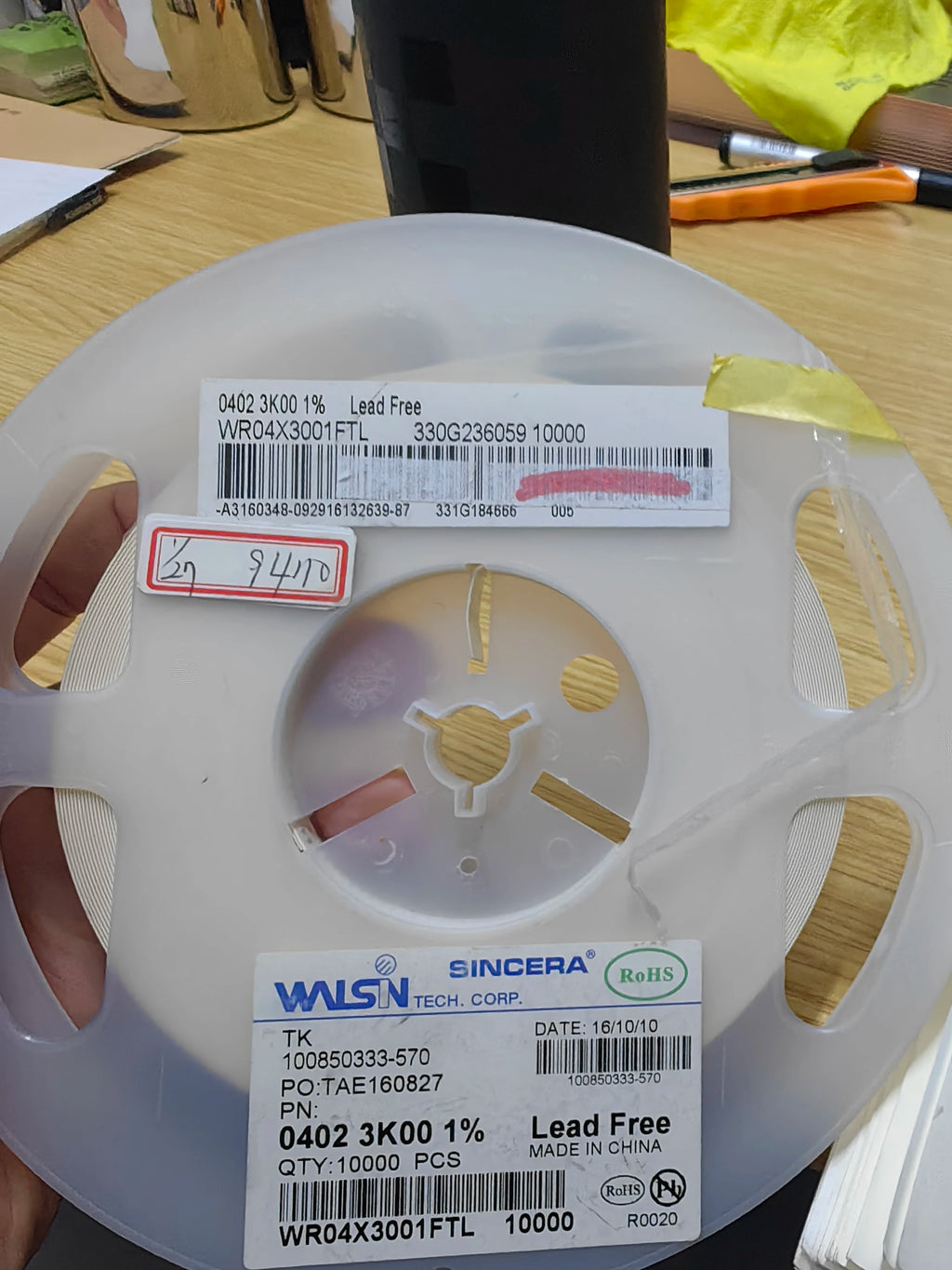 WR04X3001FTL SMD IC Chip New in Stock Electronic Components