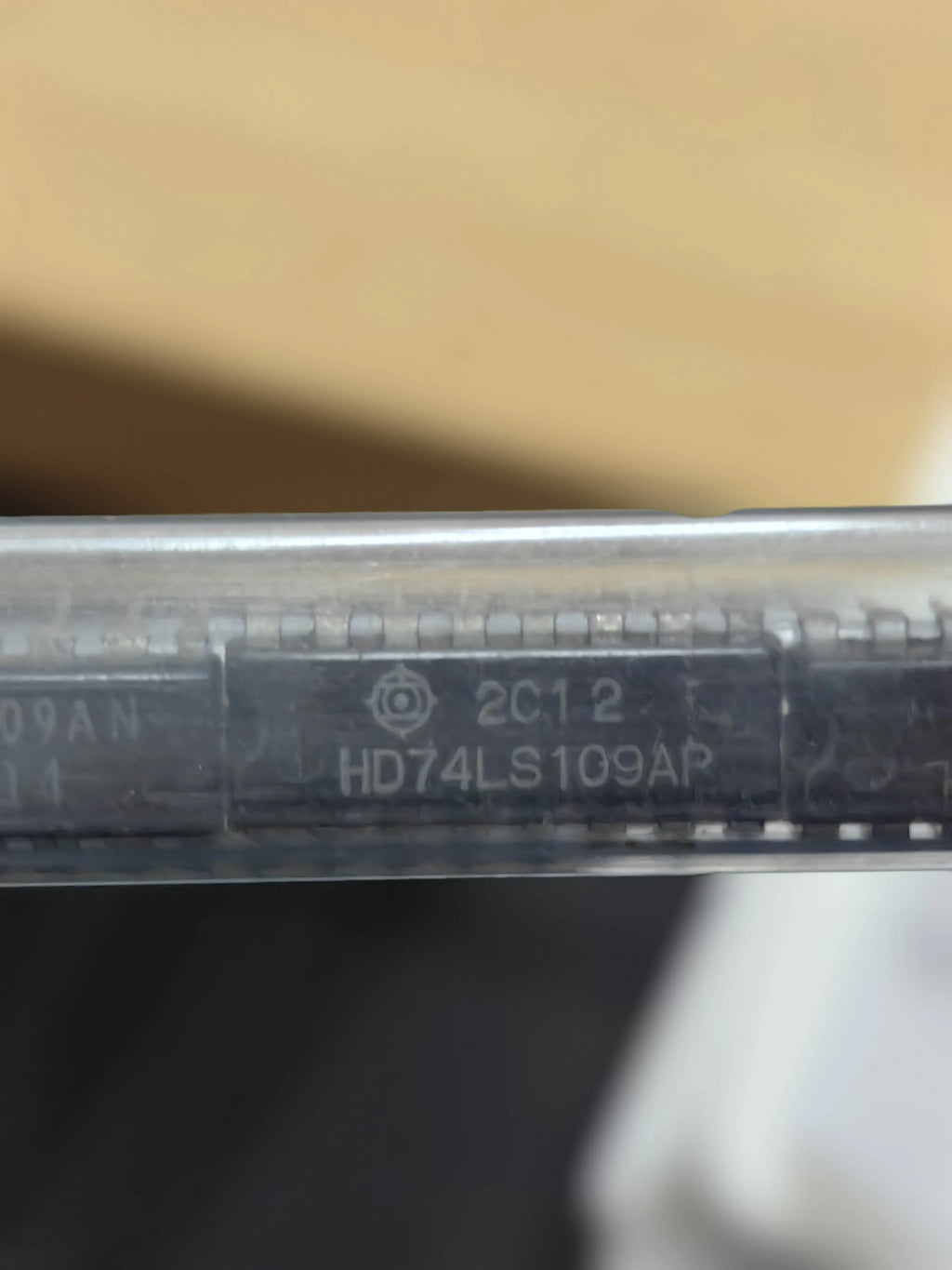HD74LS109AP DIP16 IC Chip New in Stock Electronic Components