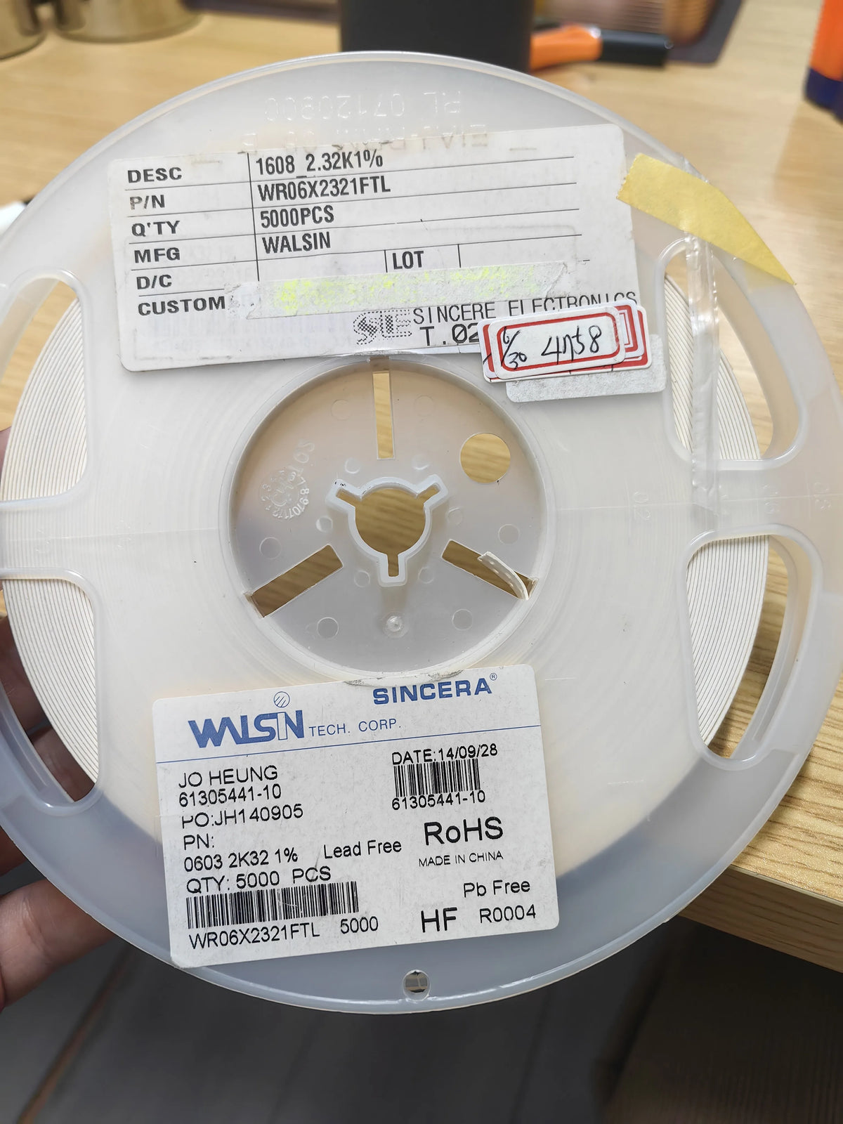 WR06X2321FTL SMD IC Chip New in Stock Electronic Components