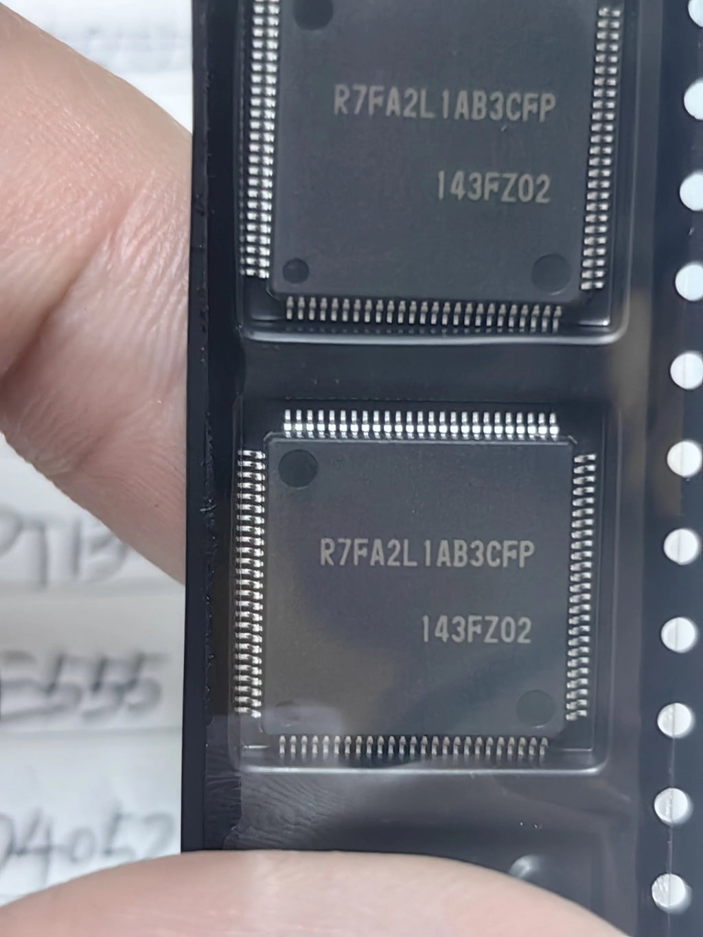 R7FA2L1AB3CFP LQFP100 IC Chip New in Stock Electronic Components